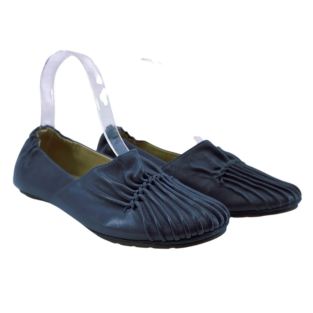 Chocolat Blu Pleated Cam Flat - Size 7.5